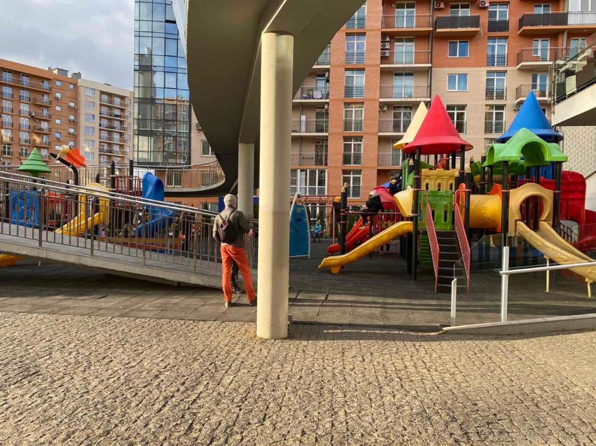 Vodogray Luxury Apartments: Elite Gated Complex With Underground Parking Apartment *