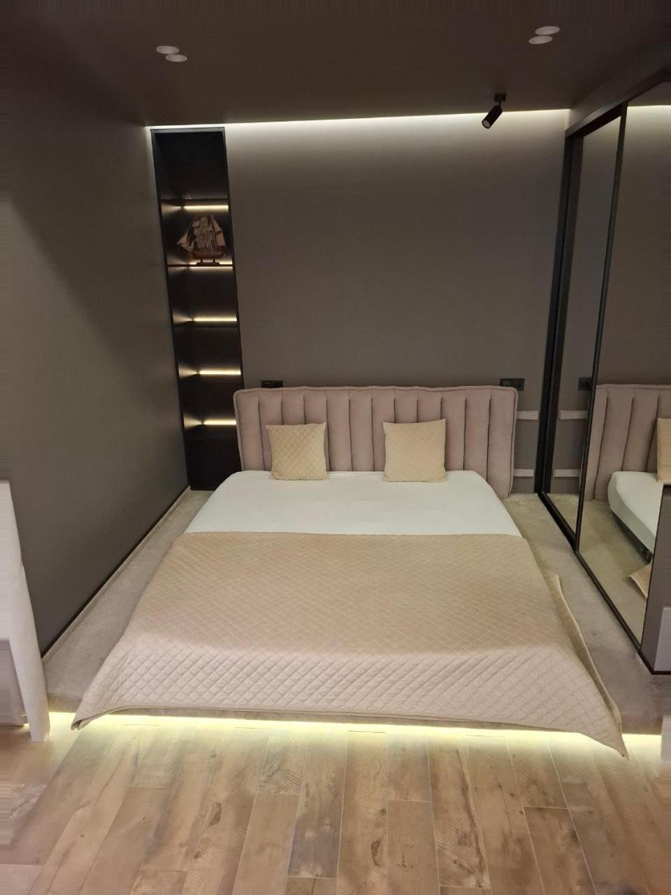 Apartment Vodogray Luxury Apartments: Elite Gated Complex With Underground Parking